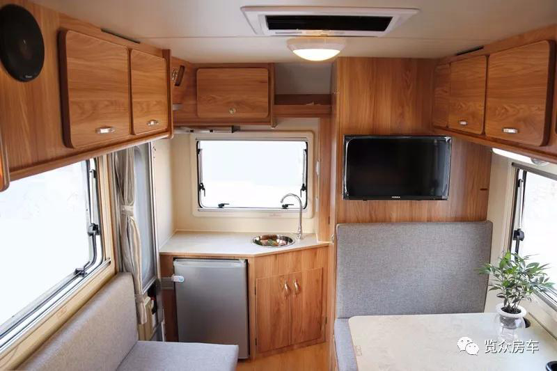 超大床還是國(guó)六汽油四驅(qū)房車,選它沒(méi)錯(cuò) 超大床還是國(guó)六汽油四驅(qū)房車,選它沒(méi)錯(cuò)