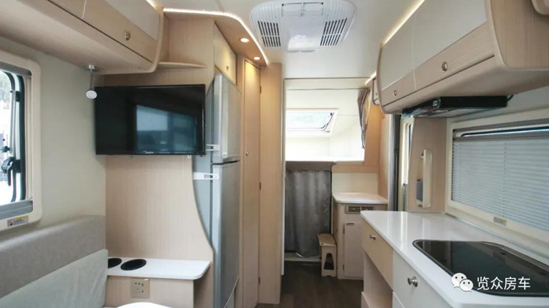 帶老人孩子出行,適合選這款房車 帶老人孩子出行,適合選這款房車