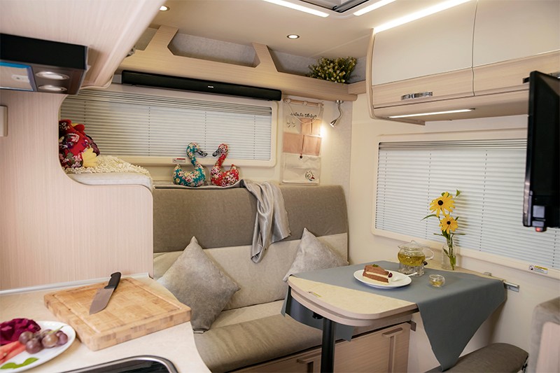 柴油四驅房車,這款還有超大床 柴油四驅房車,這款還有超大床