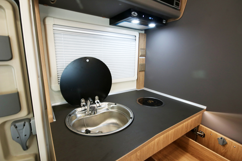 要大空間也更舒適，這樣的房車很棒