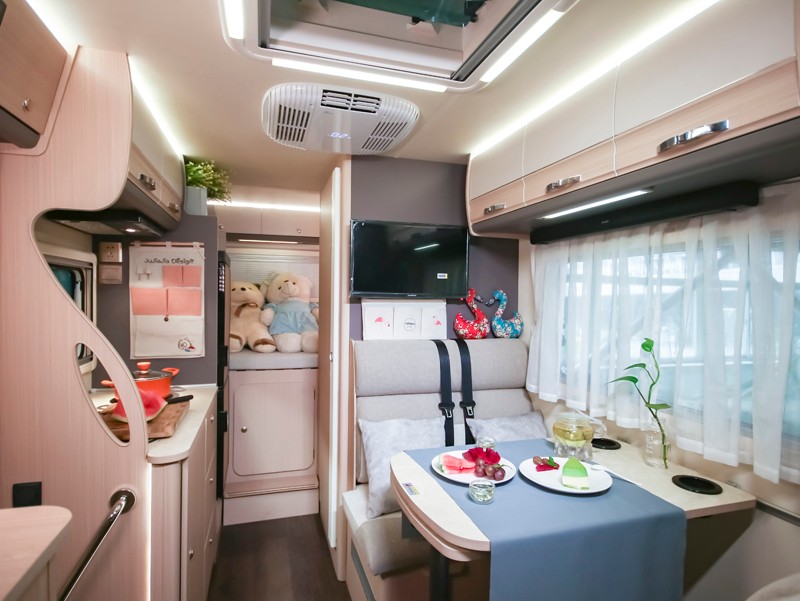 房車上如何實(shí)現(xiàn)吃喝拉撒睡 房車上如何實(shí)現(xiàn)吃喝拉撒睡