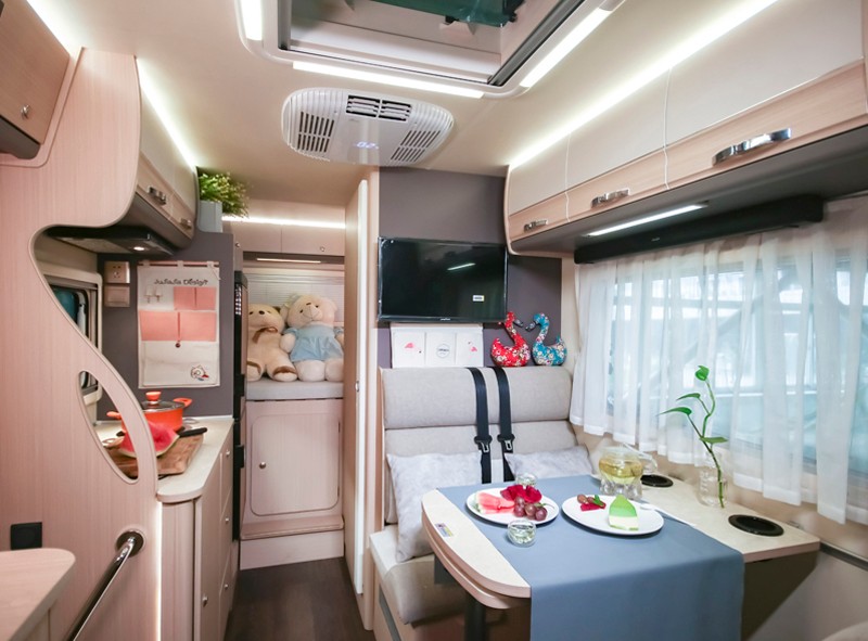 柴油四驅房車還是覽眾C7 柴油四驅房車還是覽眾C7