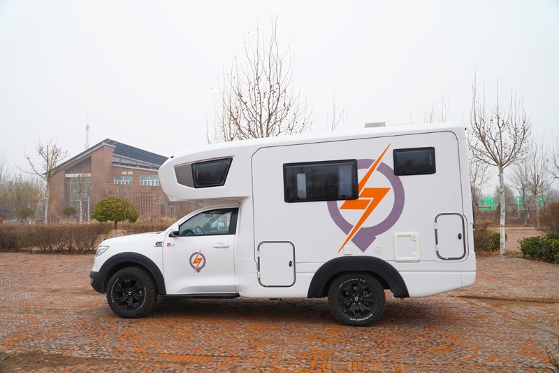 房車(chē)旅行，面對(duì)復(fù)雜路況四驅(qū)是必選