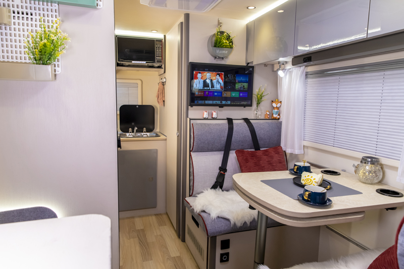 一室一廳大廚房，房車這款很舒適