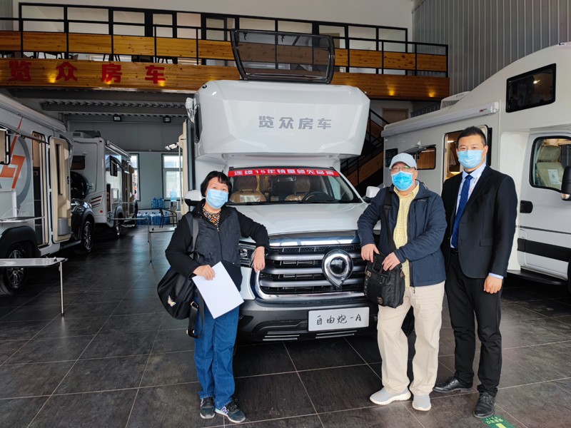 炮營集合，連看自由炮房車