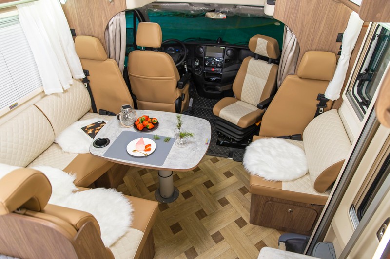 這些房車,上藍(lán)牌C本可以開 這些房車,上藍(lán)牌C本可以開