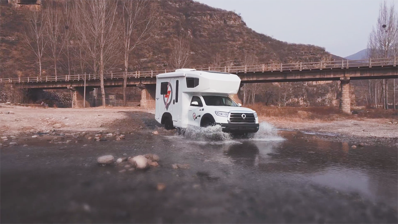 極致動力、四驅越野,樣樣都強,就是這款房車 極致動力、四驅越野,樣樣都強,就是這款房車